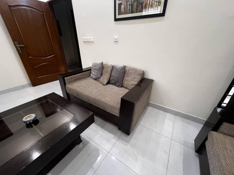 SOFA SET WITH CENTER TABLE 7