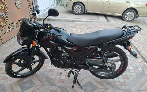 SUZUKI GR150 BLACK