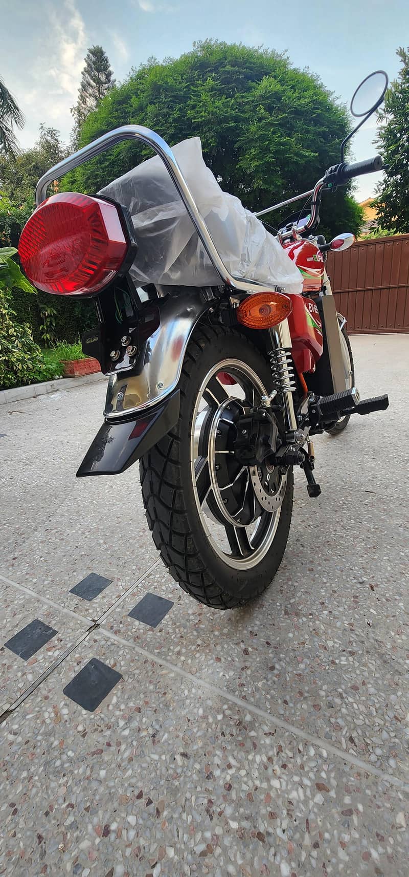 ev 125 0
