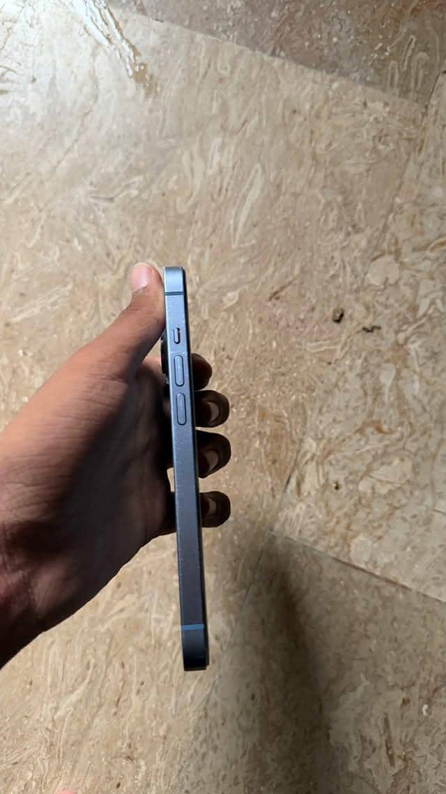 Apple iPhone 14 3