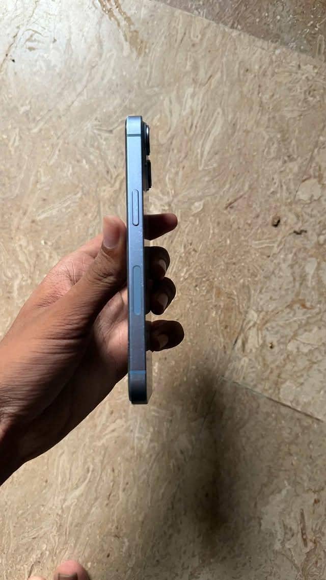 Apple iPhone 14 4