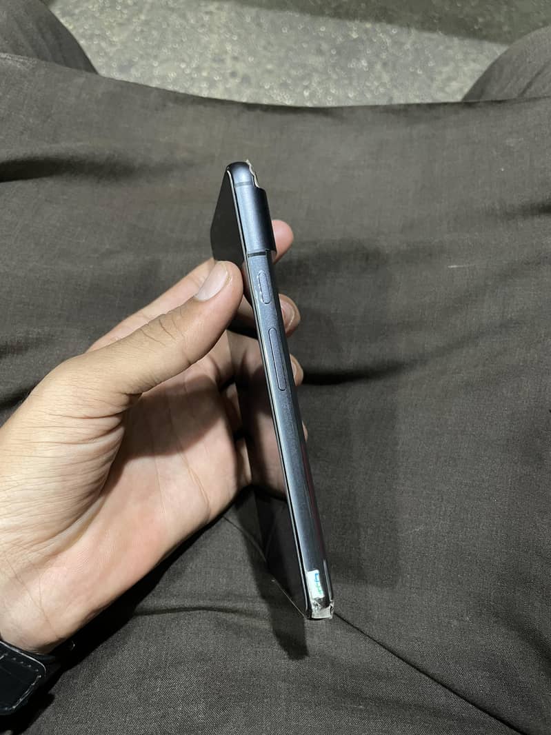 Google Pixel 8 4