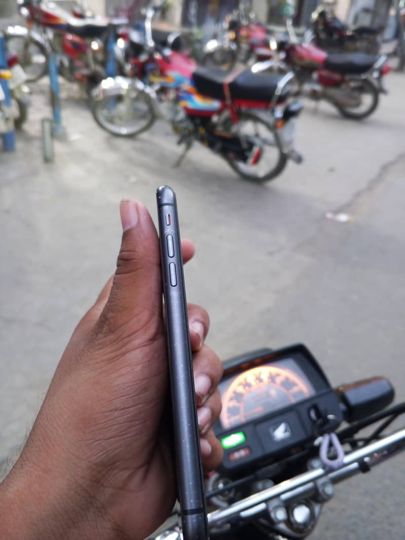 Apple iPhone 11 1