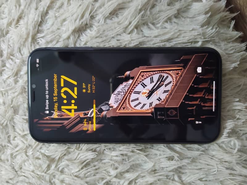 iPhone 11 3