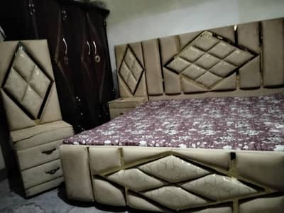 BED COMPLETE SET 10/10 CONDITION