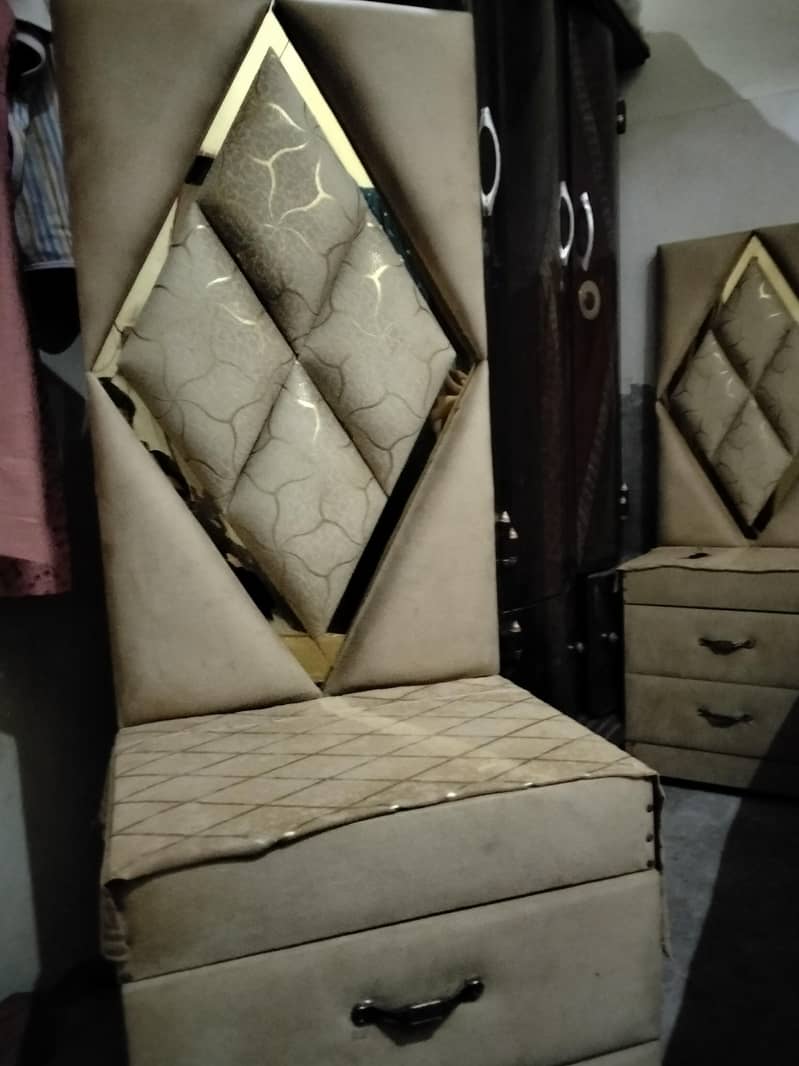 BED COMPLETE SET 10/10 CONDITION 2