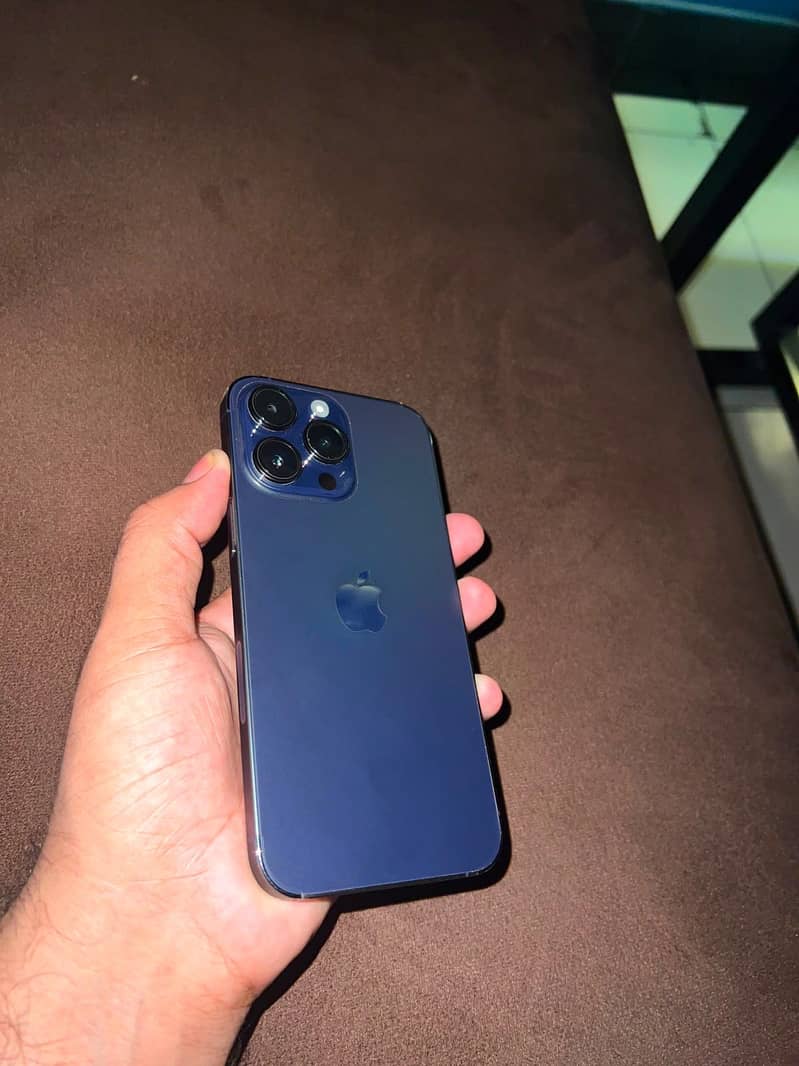 Apple iPhone 14 Pro Max 1
