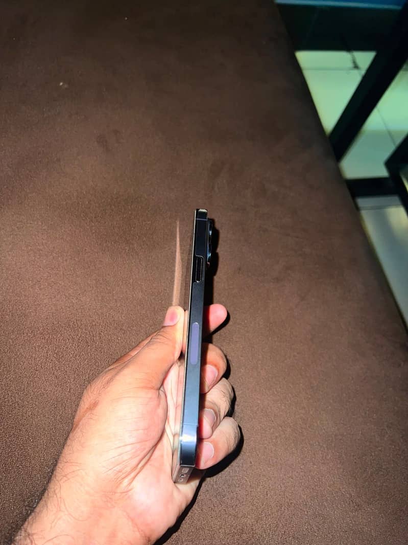 Apple iPhone 14 Pro Max 6