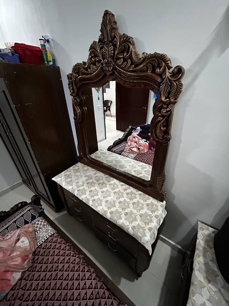 Dressing Table 0
