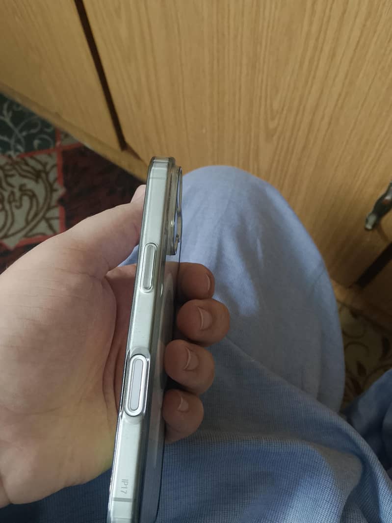 Apple iPhone 17 2