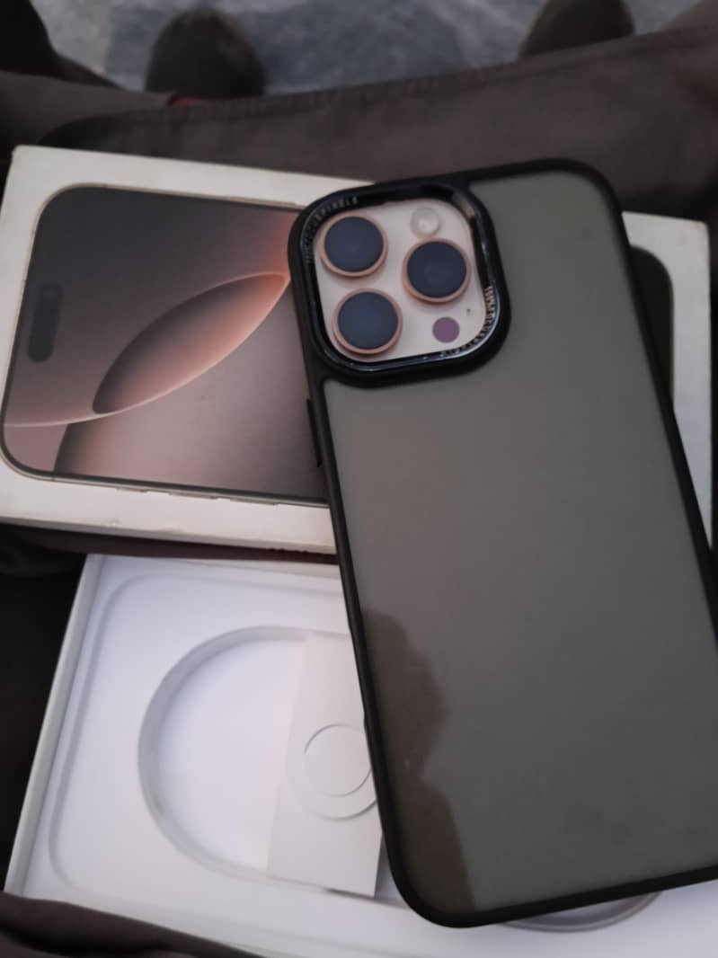 Apple iPhone 16 Pro Max 5