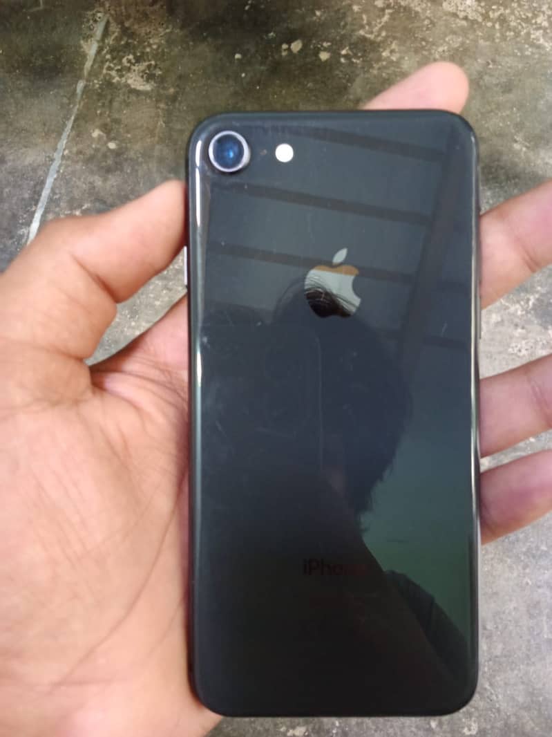 Apple iPhone 8 1