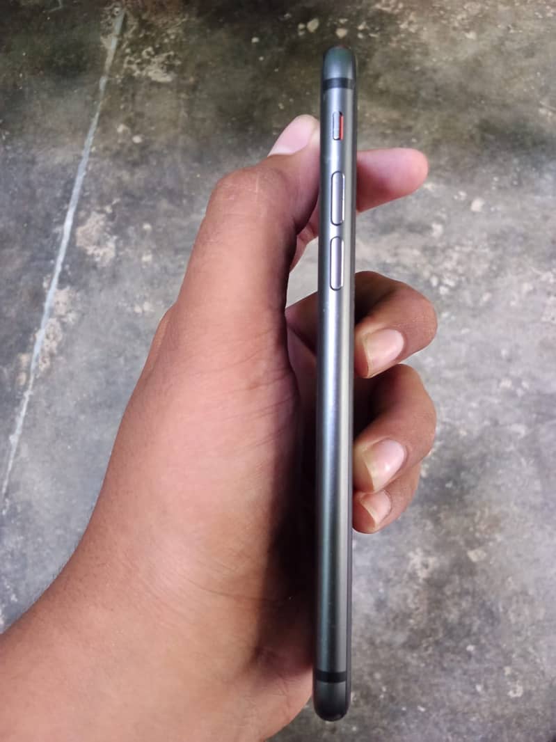 Apple iPhone 8 3