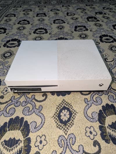 Xbox One S - Bilkul New Condition (10/10) - Used