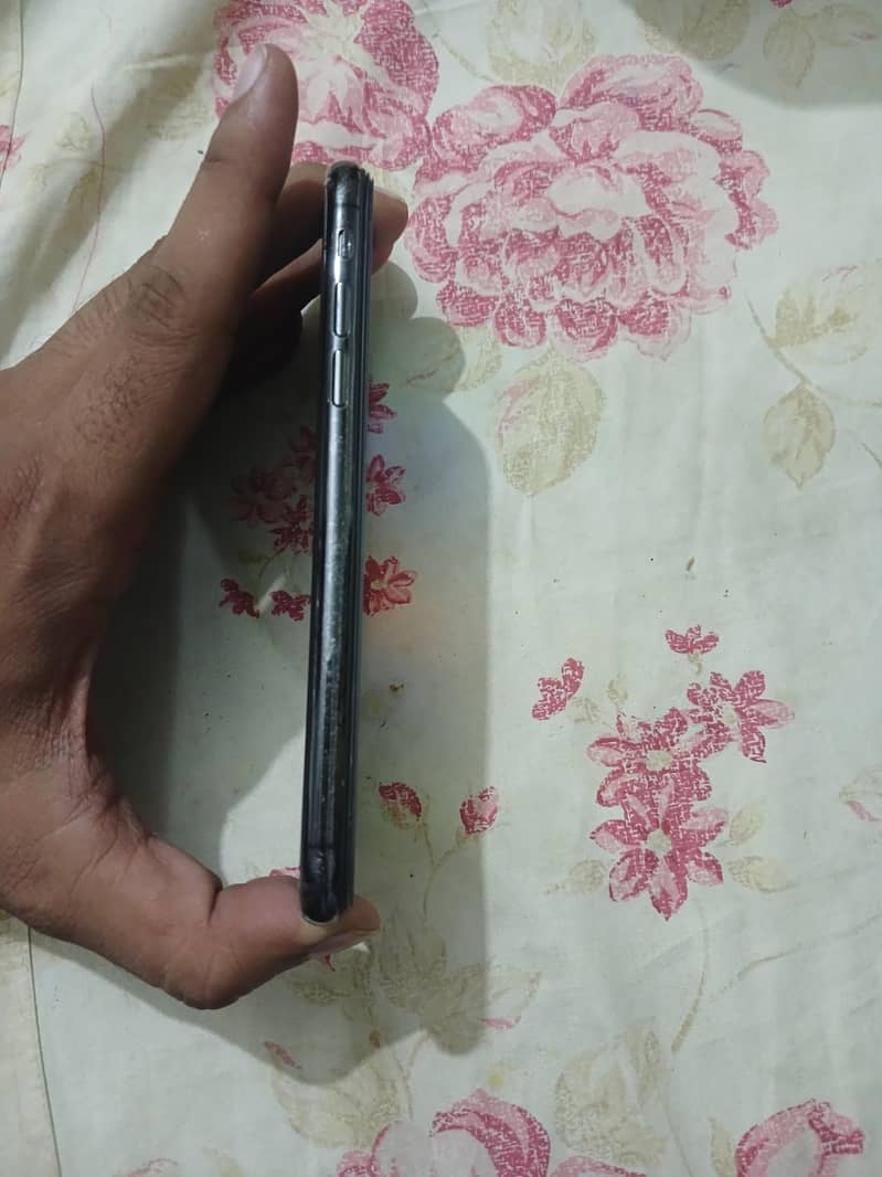 Apple iPhone X 6