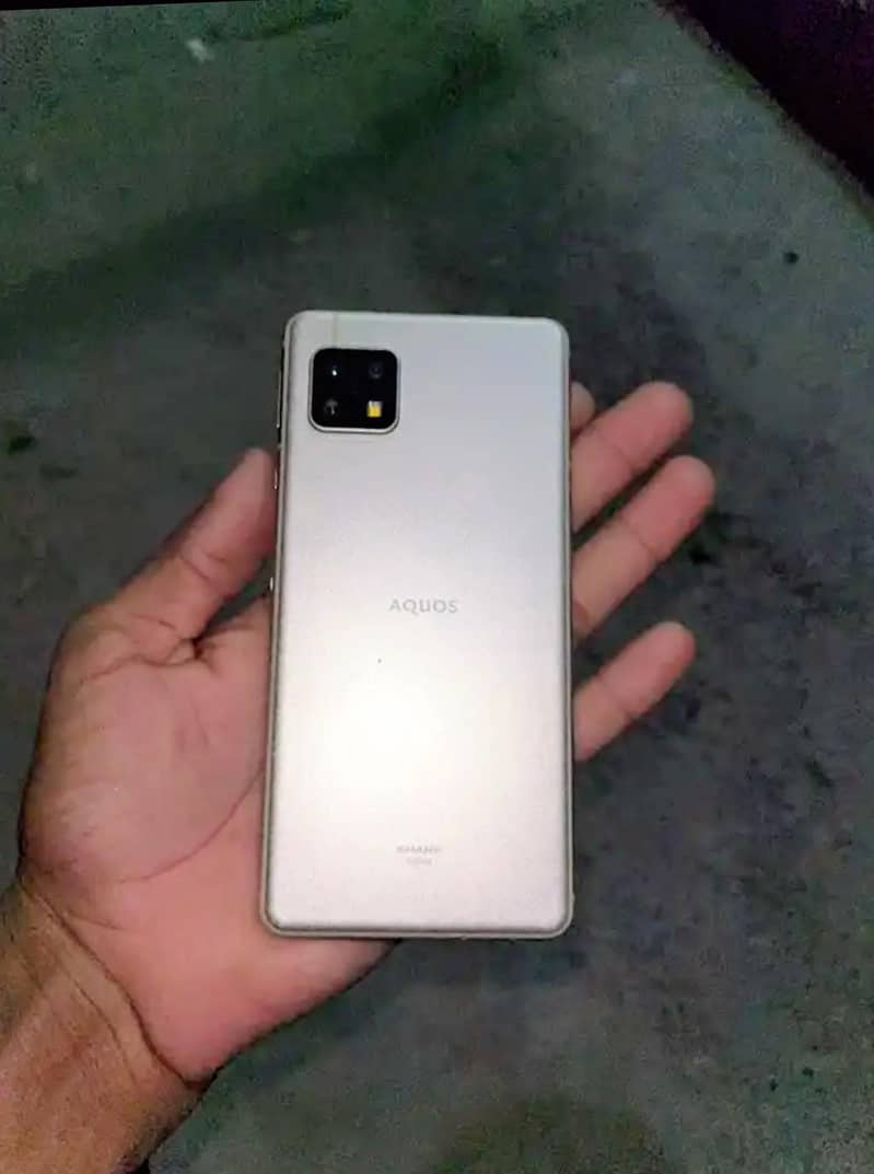 Sharp Aquos Sense 0