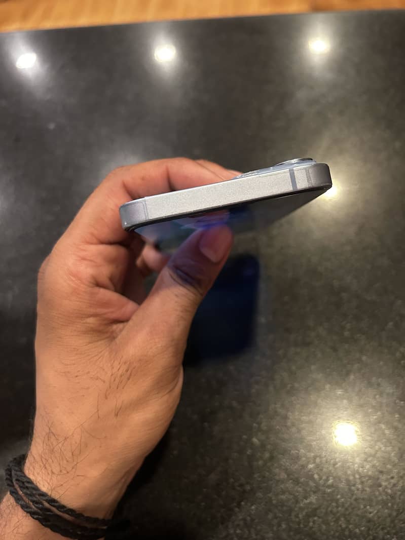 Apple iPhone 14 3