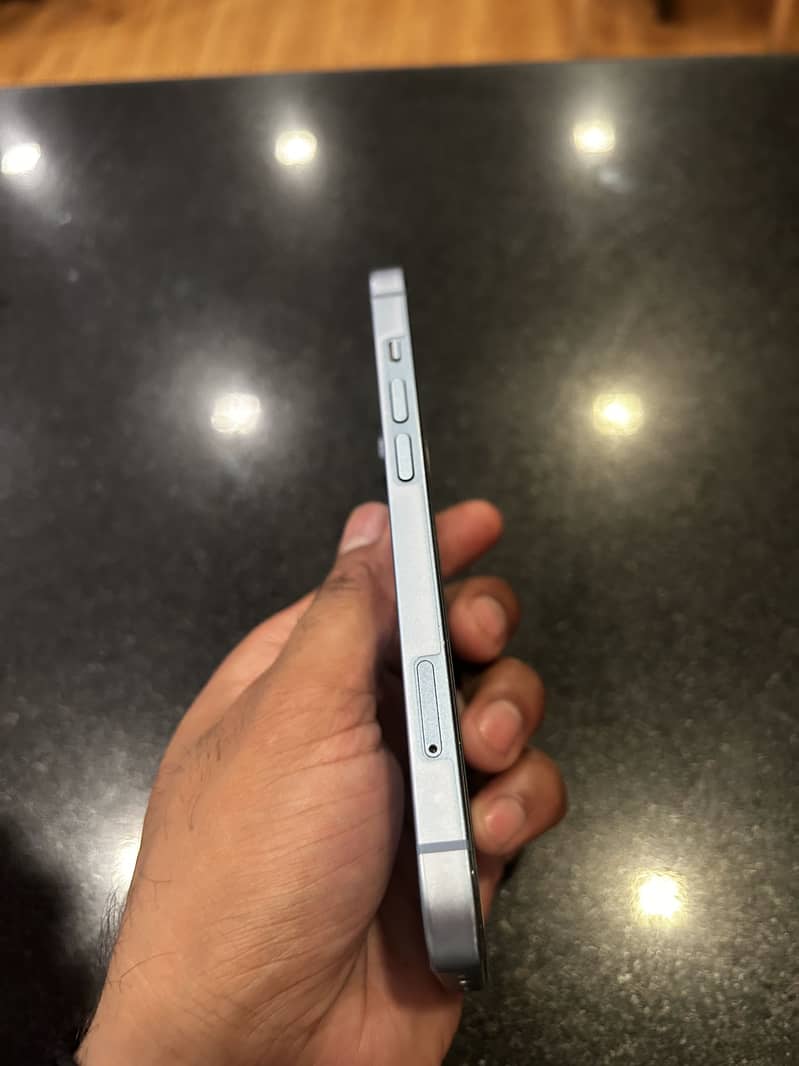Apple iPhone 14 4
