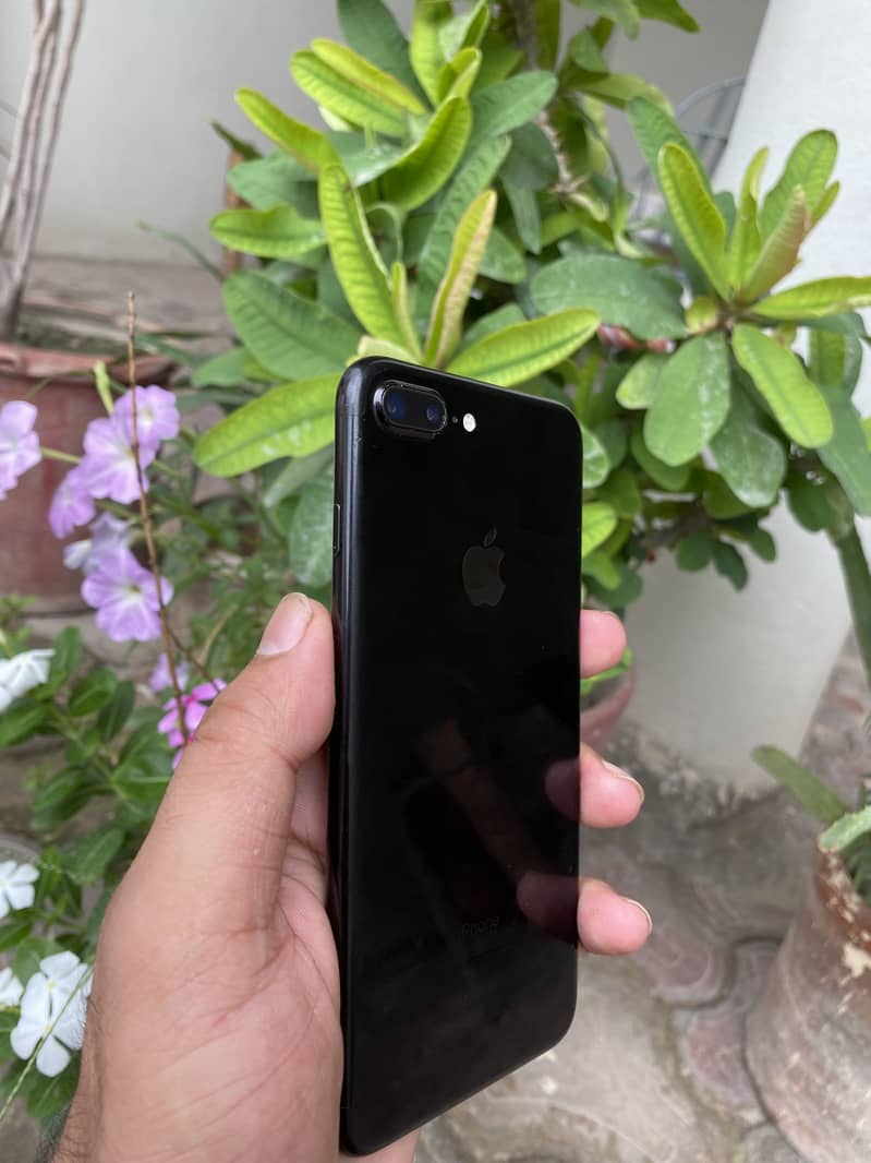 Apple iPhone 7 Plus 0