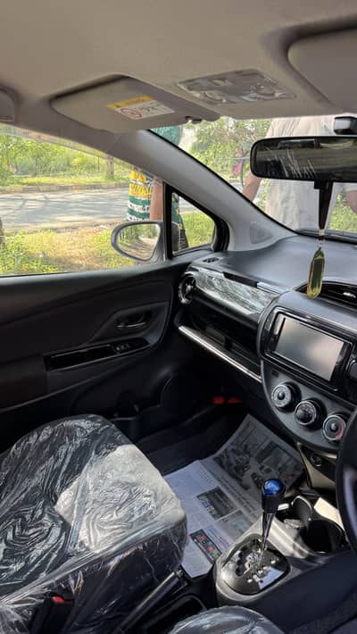 Toyota Vitz 2015