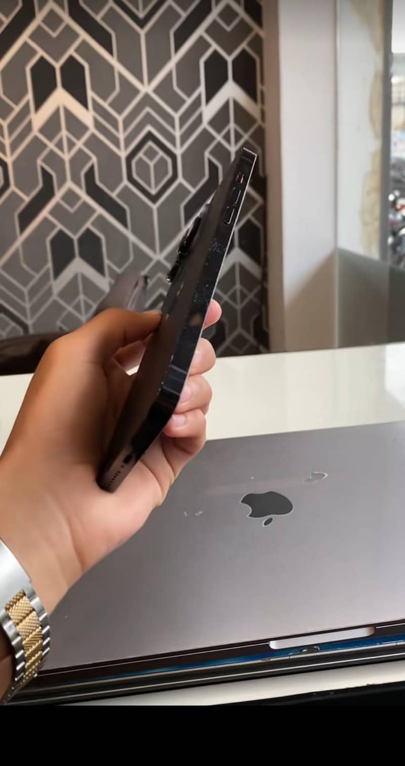 Apple iPhone 14 Pro Max 3