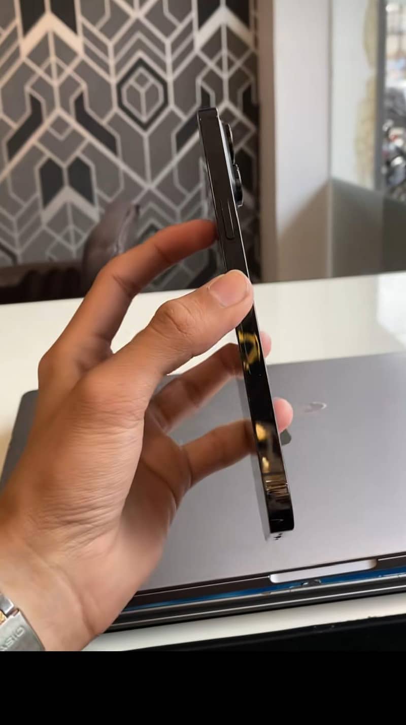 Apple iPhone 14 Pro Max 5