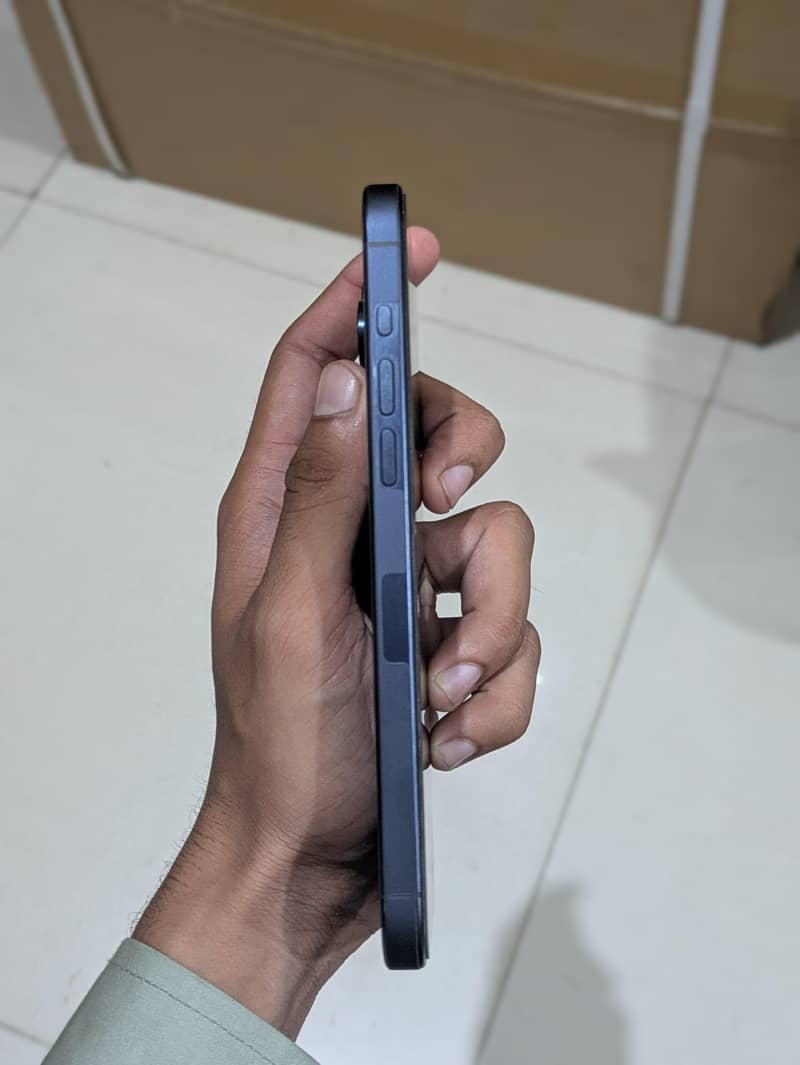 Apple iPhone 15 Pro Max 1