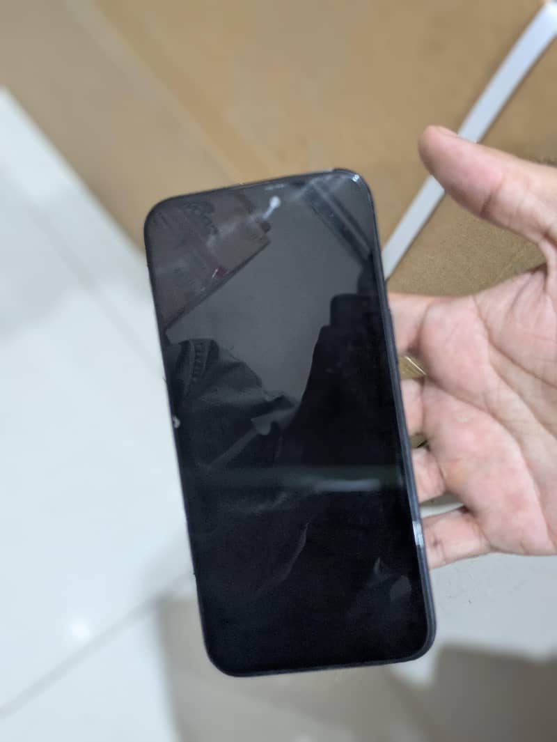 Apple iPhone 15 Pro Max 4