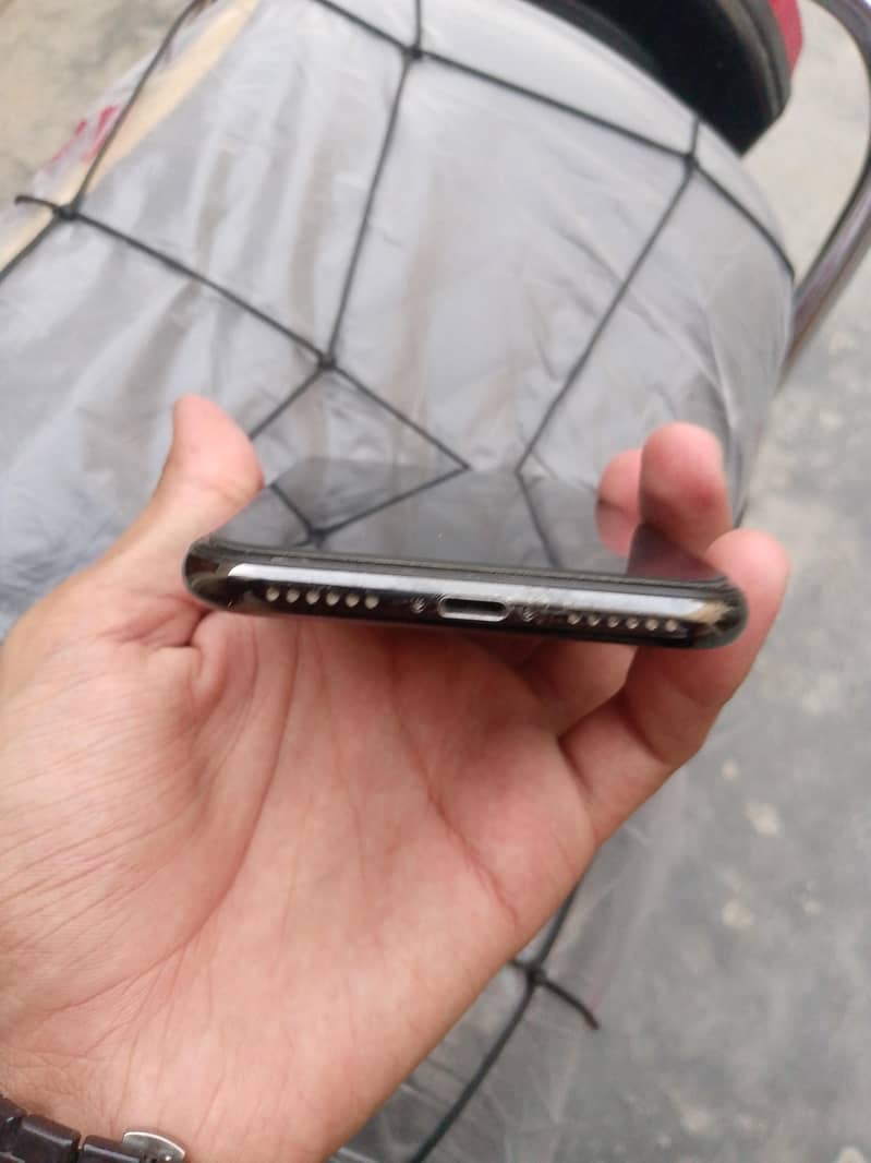Apple iPhone X 1