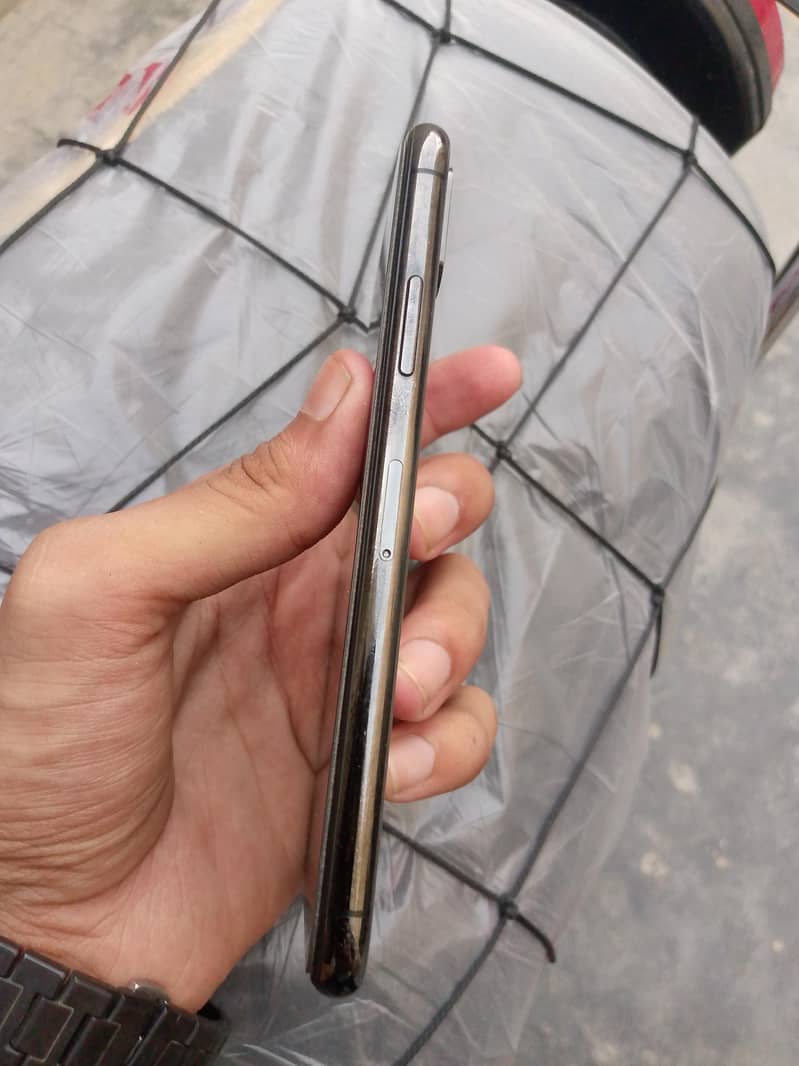 Apple iPhone X 2