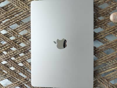 MacBook air M2