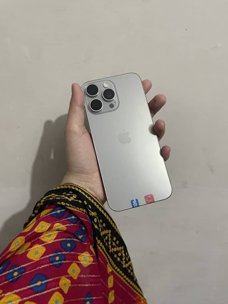 Apple iPhone 15 Pro Max 0