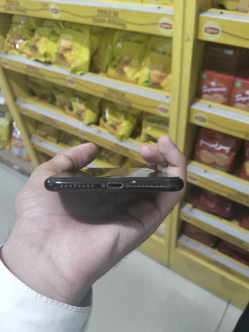 Apple iPhone 7 Plus 5