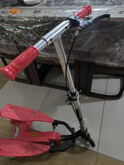 Red butterfly scooter mint condition