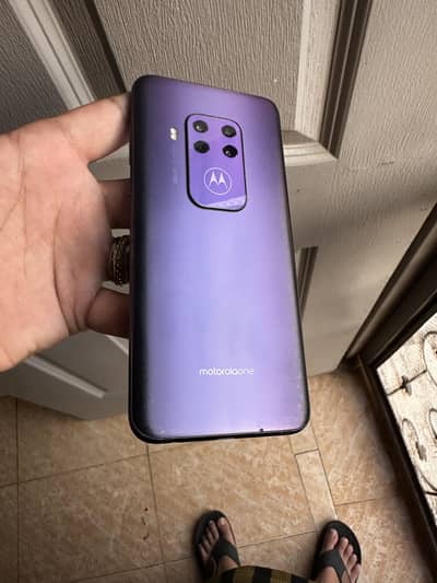Motorola One Zoom Amoled Display