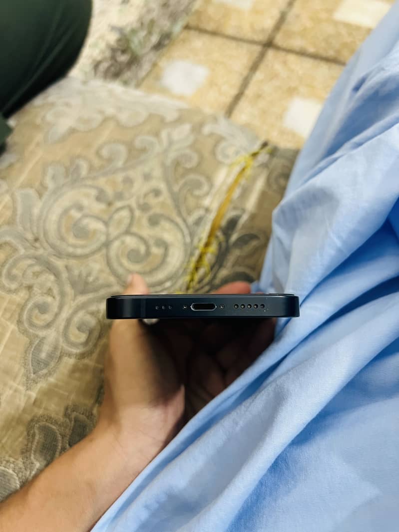 iPhone 14 3