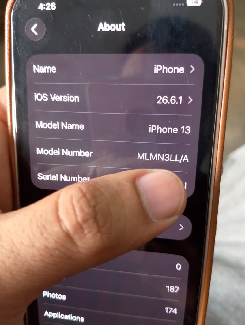Apple iPhone 13 12