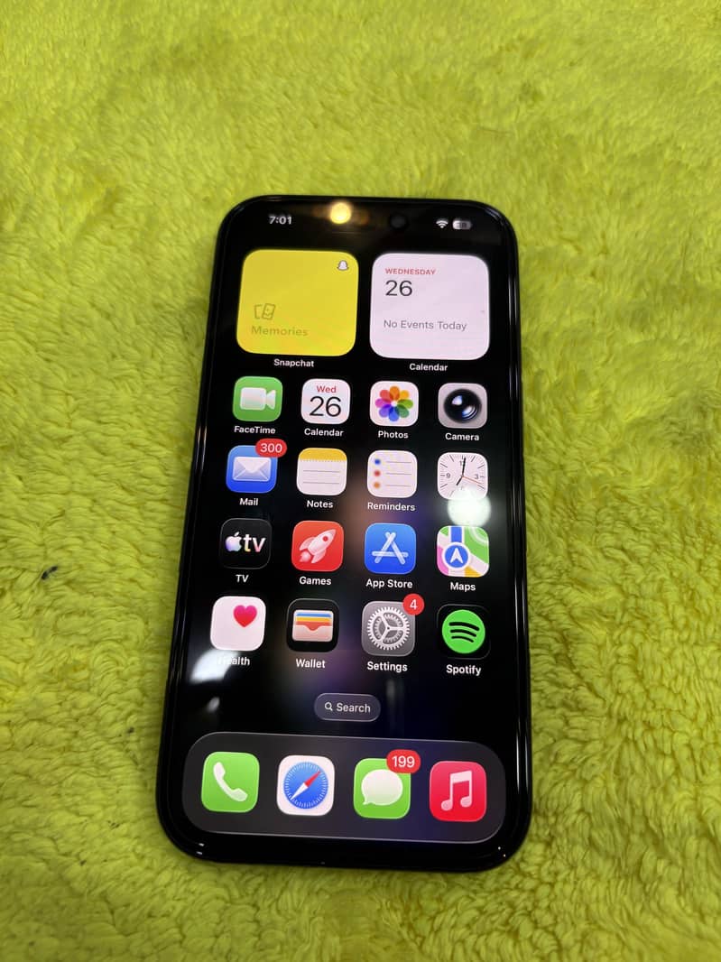 Apple iPhone 16 3
