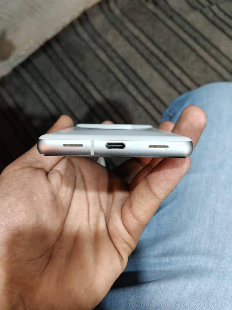 Google Pixel 7a 3