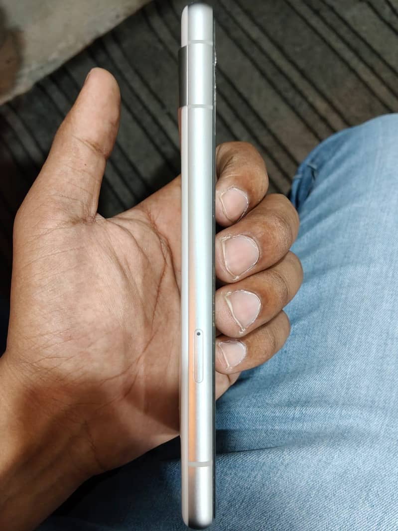 Google Pixel 7a 4