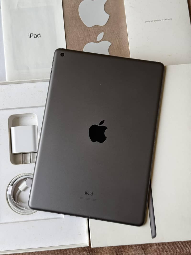 iPad 9th Gen Complete Box 2