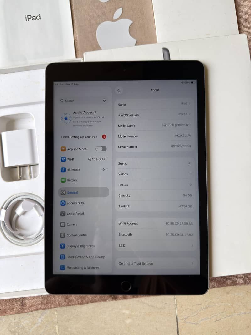 iPad 9th Gen Complete Box 7
