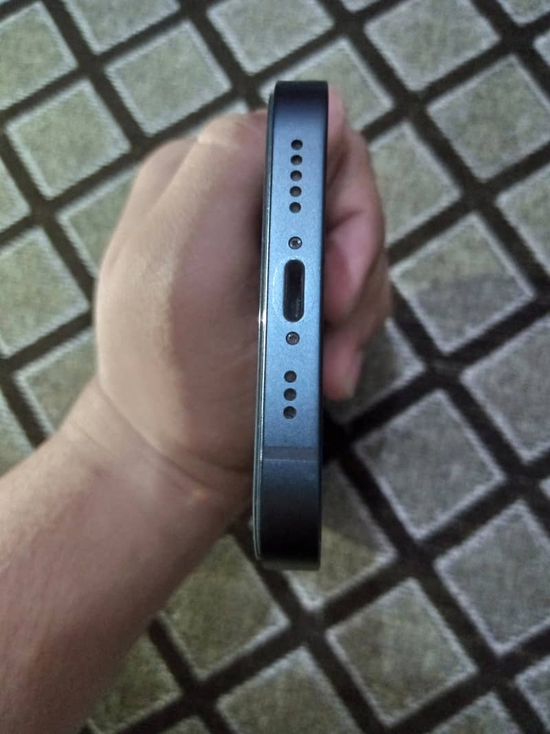 Apple iPhone 14 4