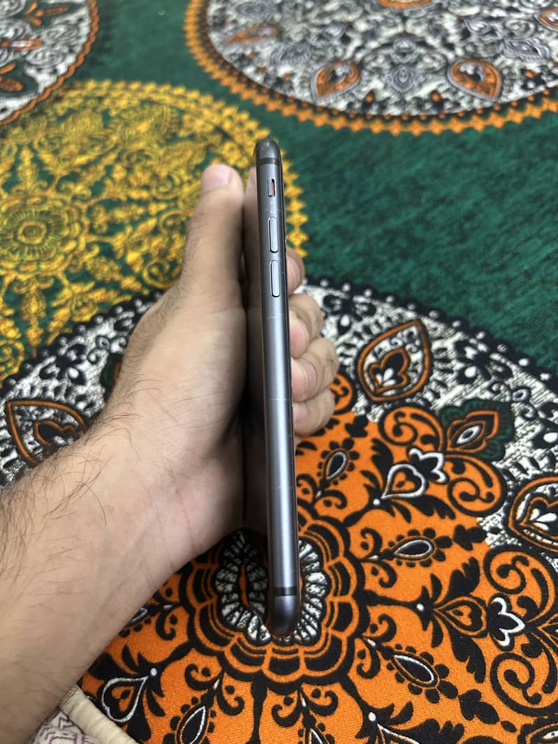 Apple iPhone 8 0