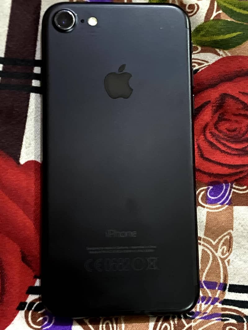 Apple iPhone 7 0
