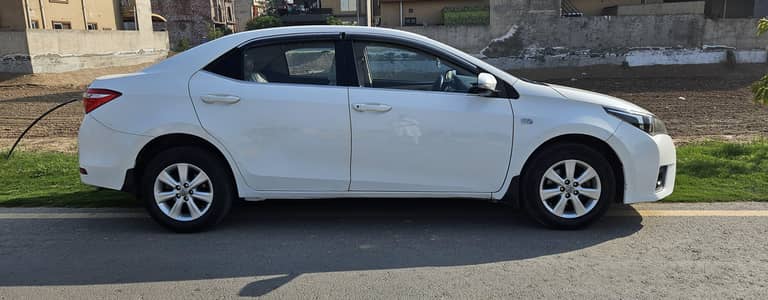 Toyota Corolla Altis 2015
