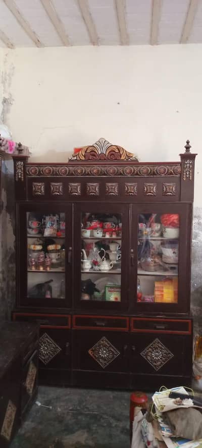 Showcase (برتن الماری)