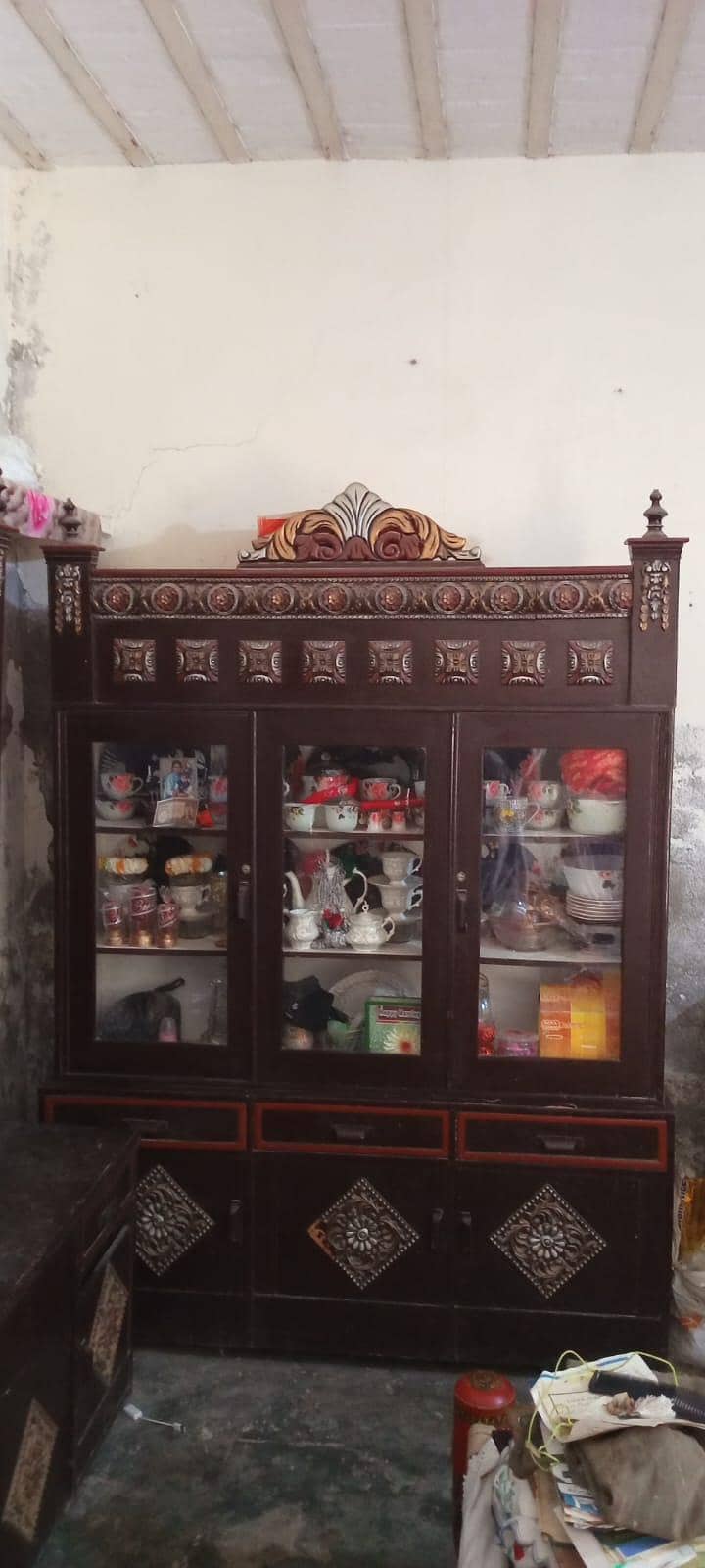 Showcase (برتن الماری) 0