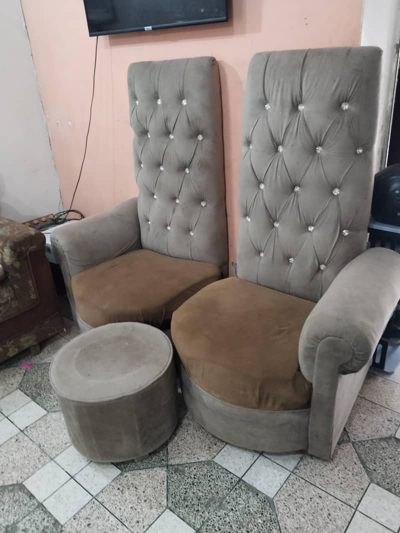1+1 crown sofa with table 1