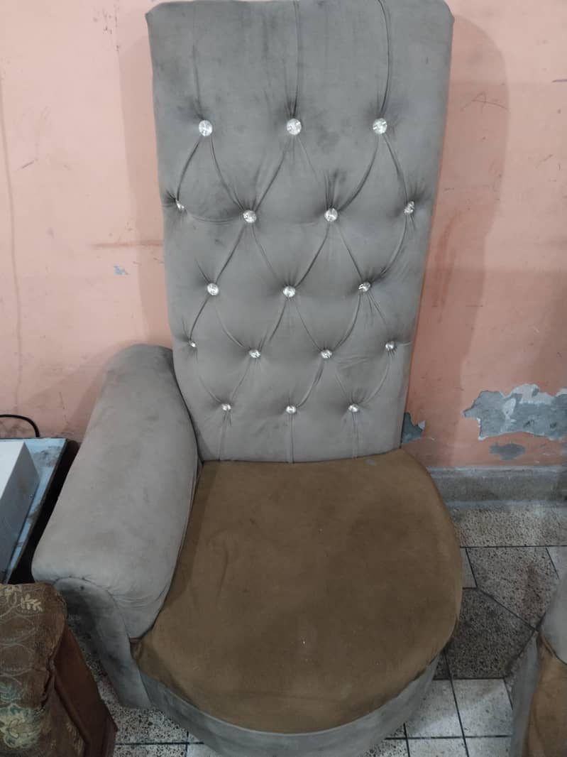 1+1 crown sofa with table 2